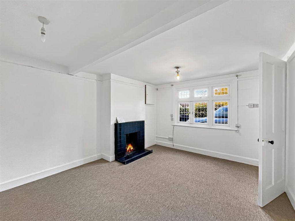 Property photo 1 of 12 Living Room