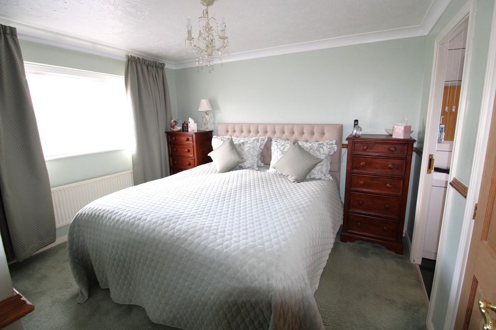 Property photo 3 of 30 Master Bedroom