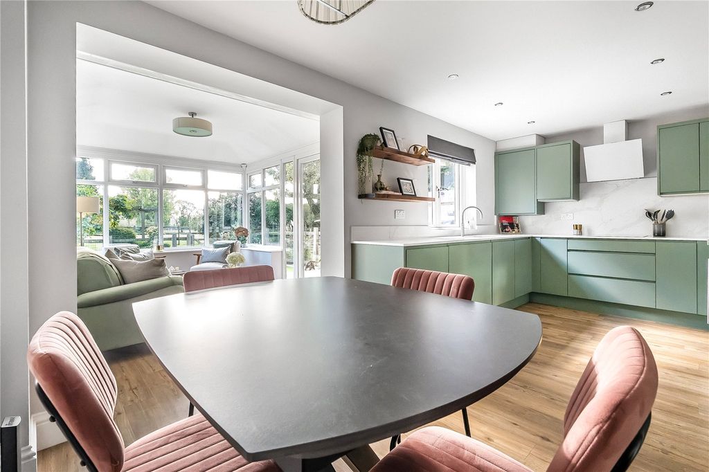Property photo 2 of 16 Dining Area