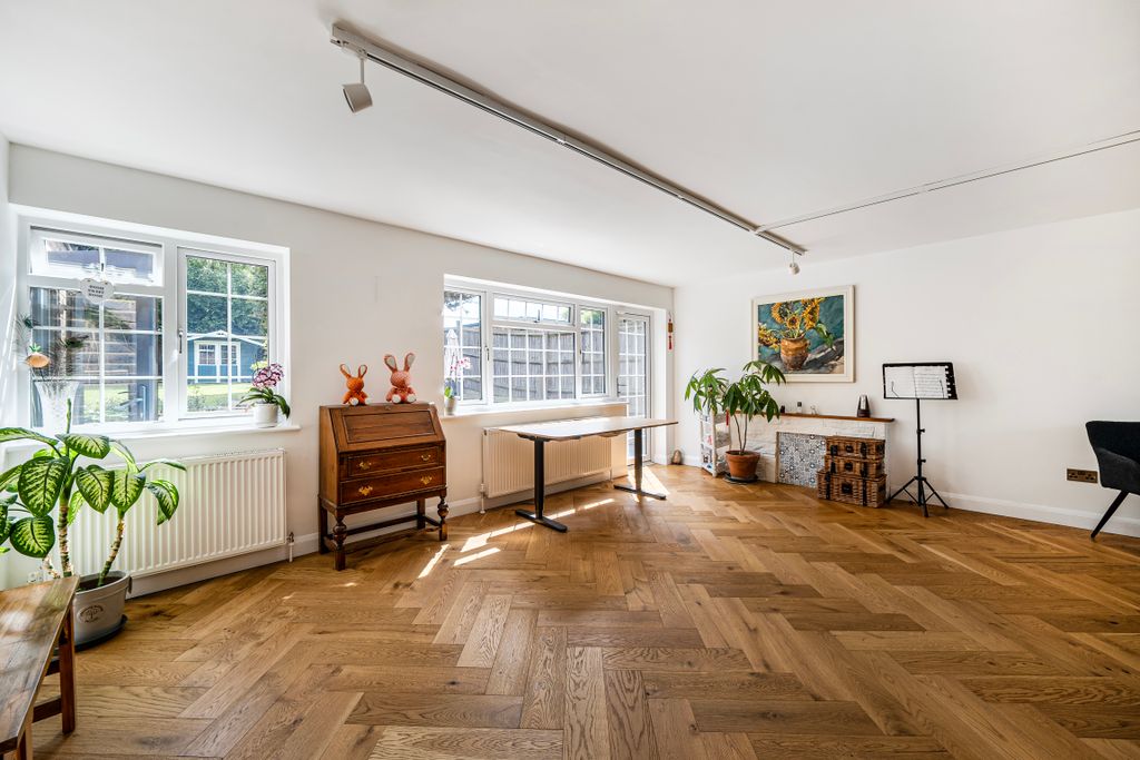 Property photo 3 of 20