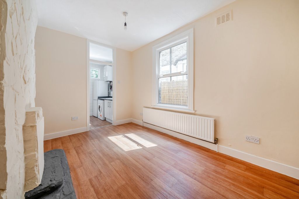 Property photo 3 of 19 1467824-13-6A16Ca...
