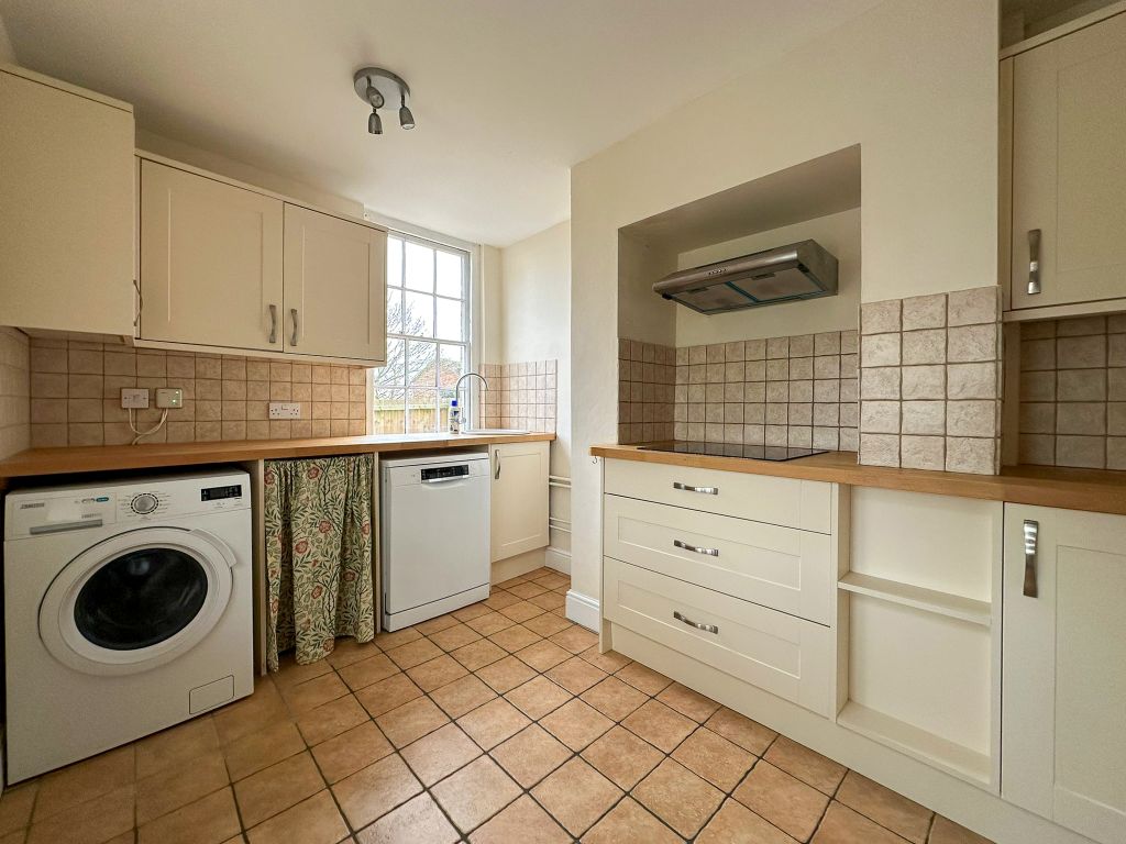 Property photo 2 of 20 Kitchen