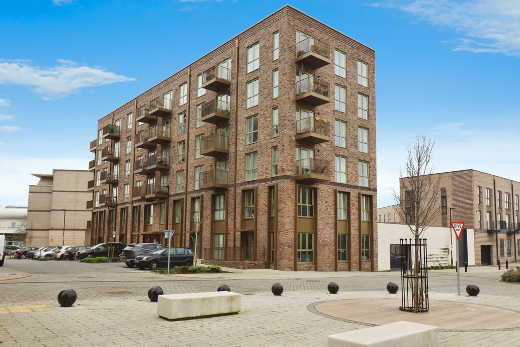 Property photo 1 of 15