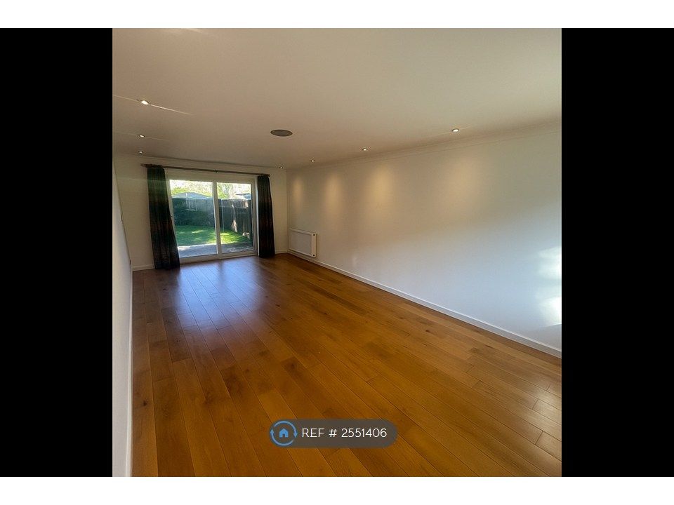 Property photo 1 of 11 Lounge