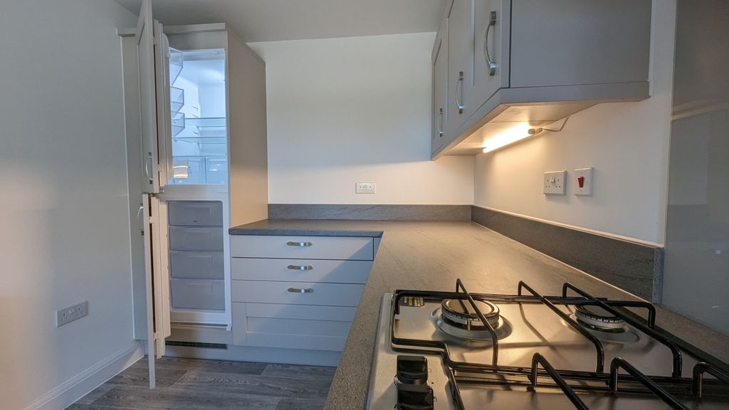 Property photo 3 of 17 3228283