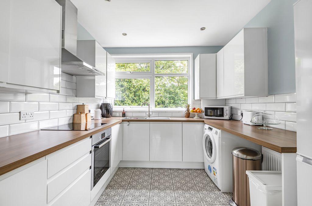 Property photo 2 of 13 858307 (5).Jpg