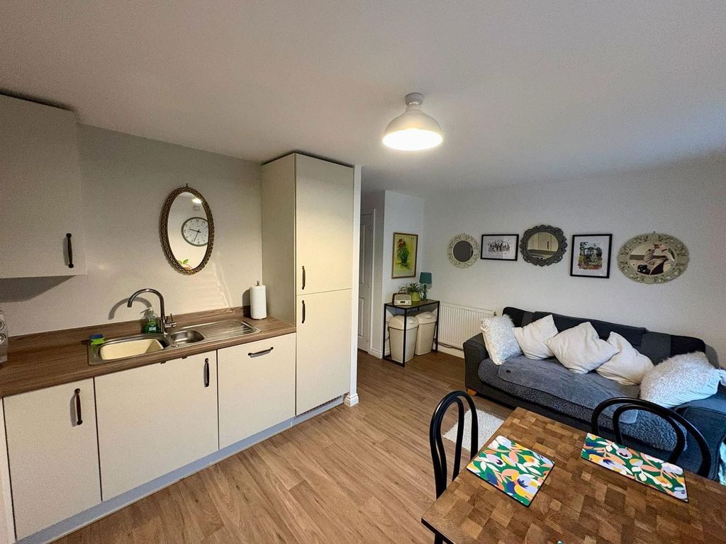 Property photo 3 of 24