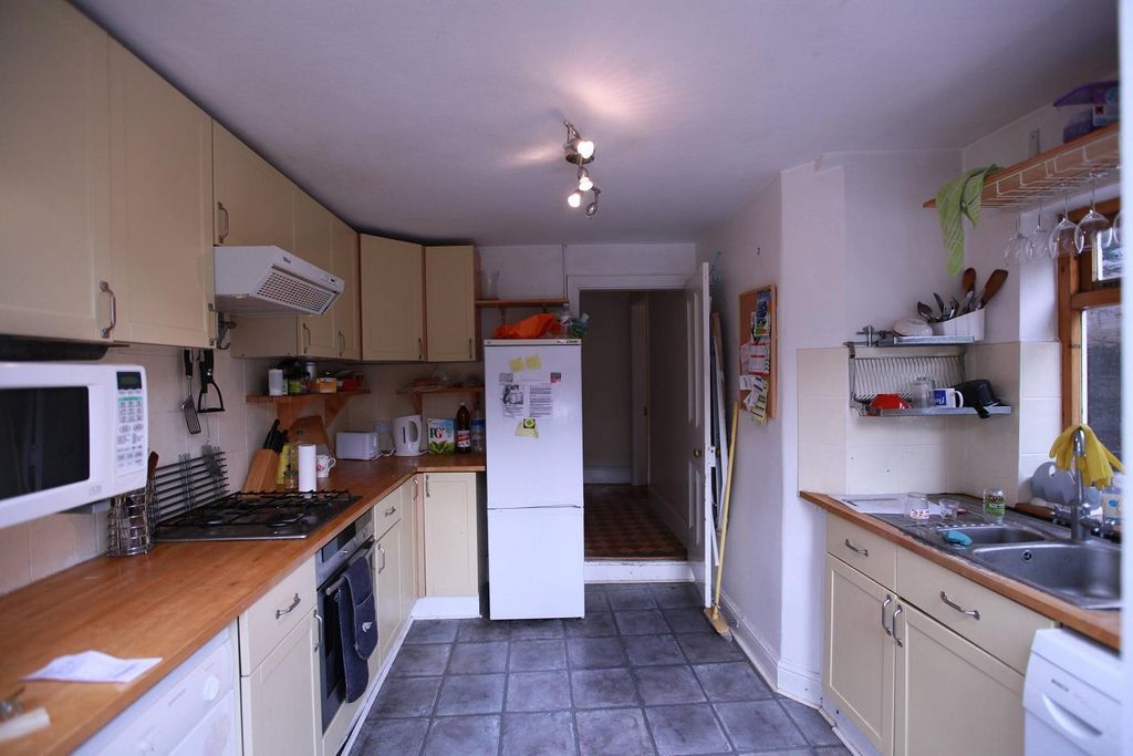 Property photo 2 of 4