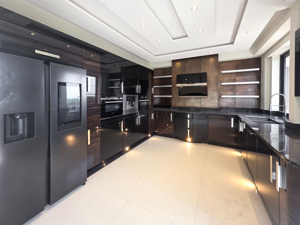Property photo 1 of 30 4 Bed Flat For Sale Bayswater Road, London W2