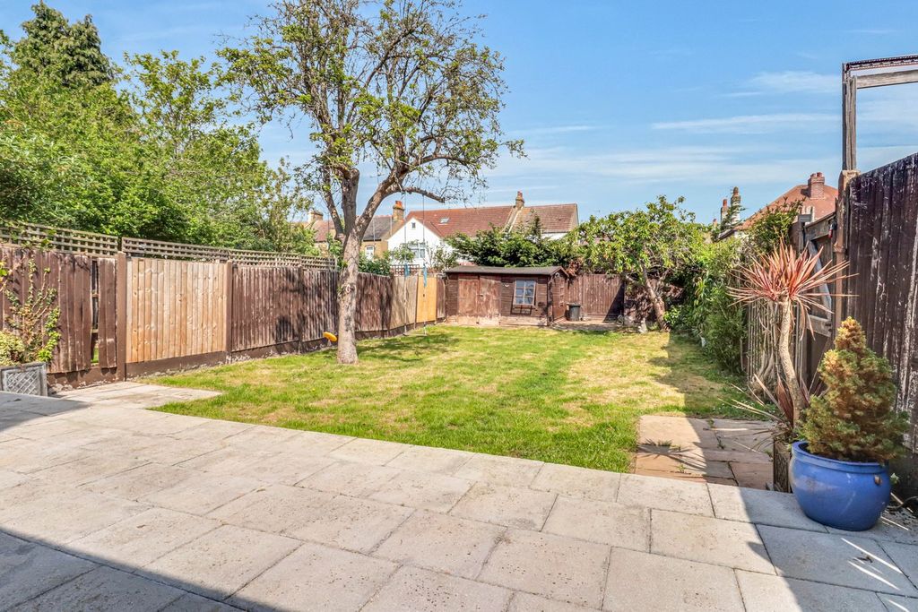 Property photo 2 of 24