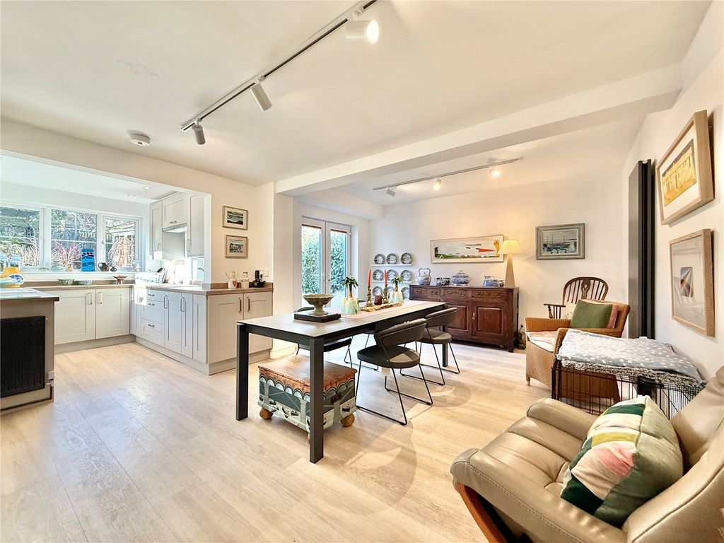 Property photo 3 of 23 Picture No. 11