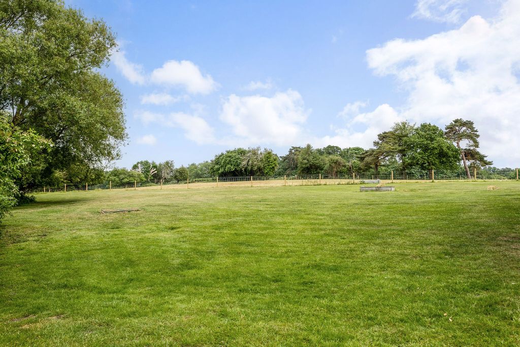 Property photo 2 of 23