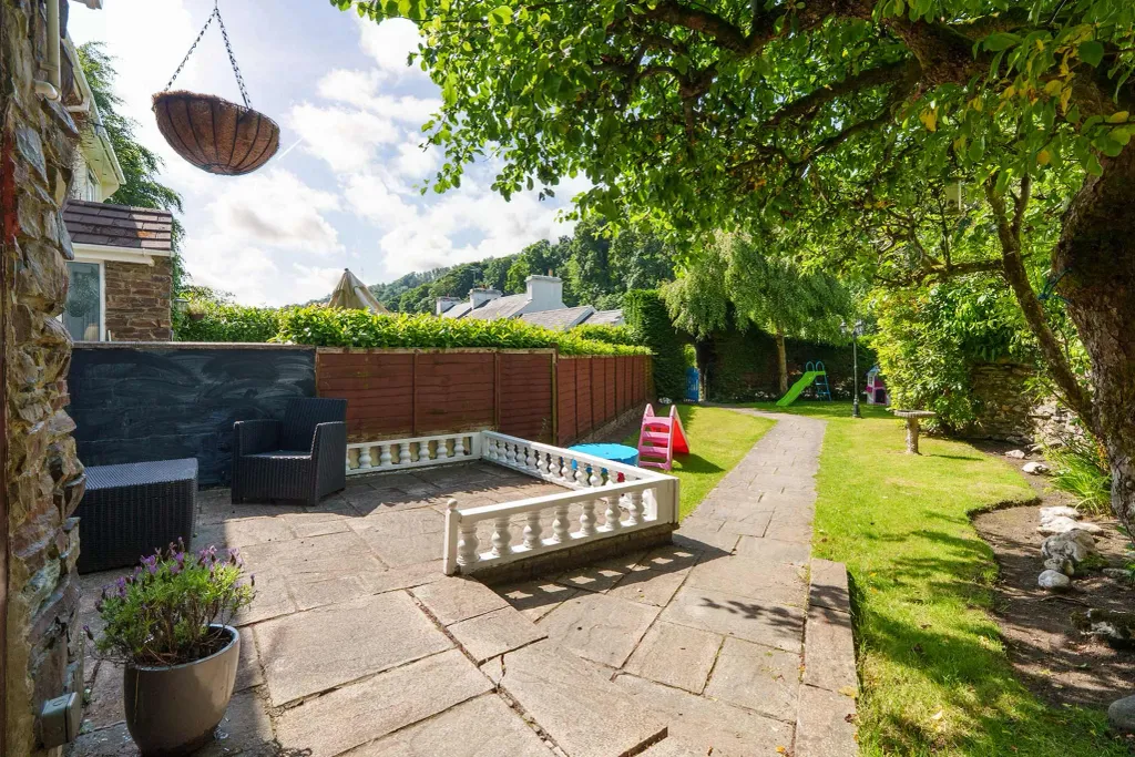 Property photo 2 of 16