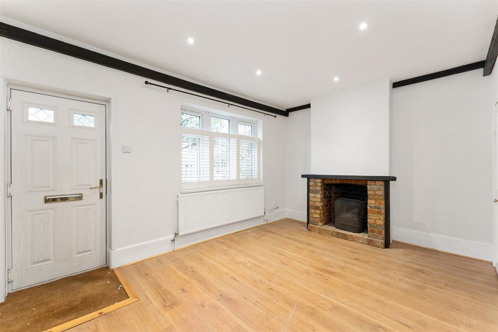 Property photo 2 of 14