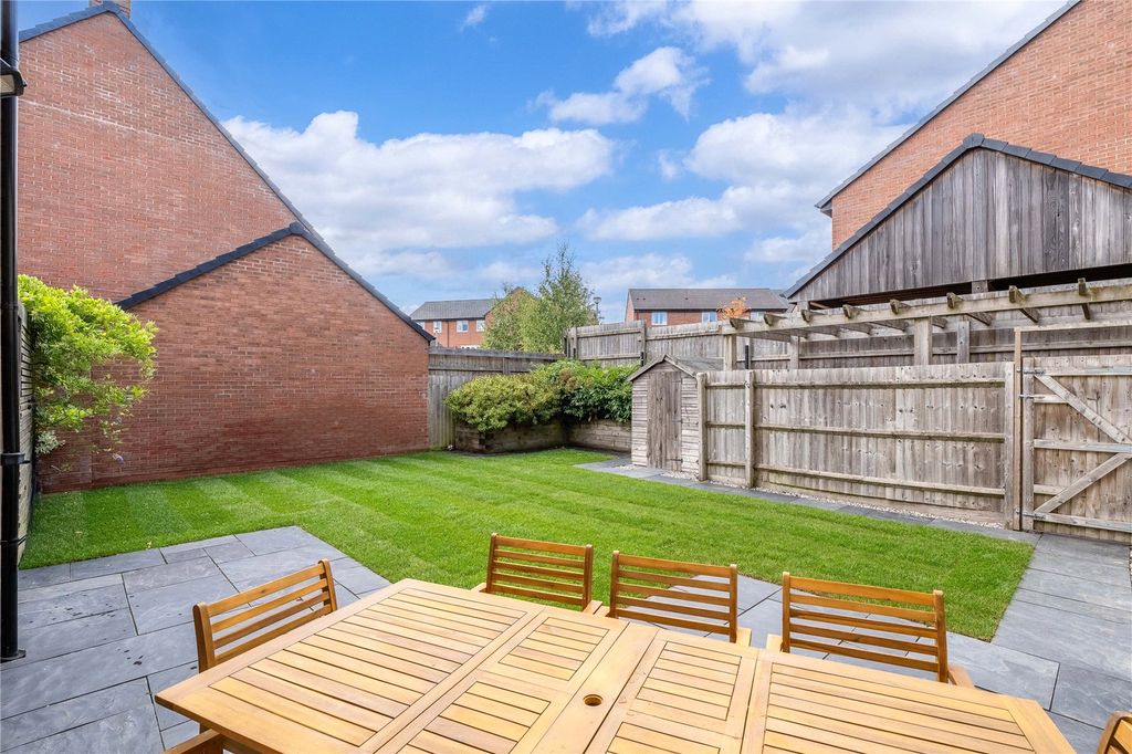 Property photo 2 of 48 Picture No. 14