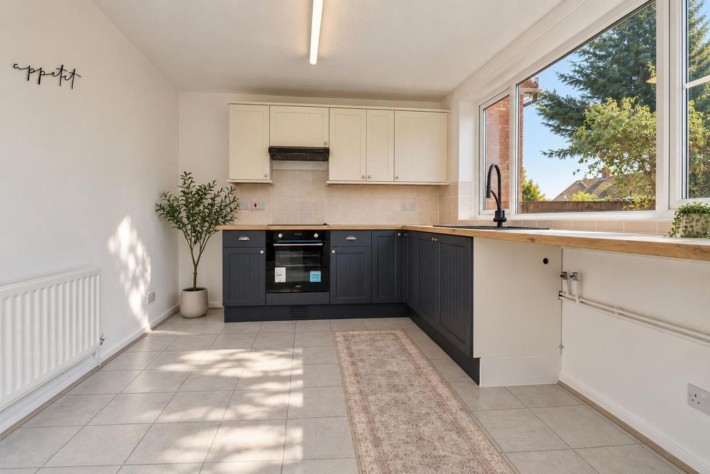 Property photo 2 of 19