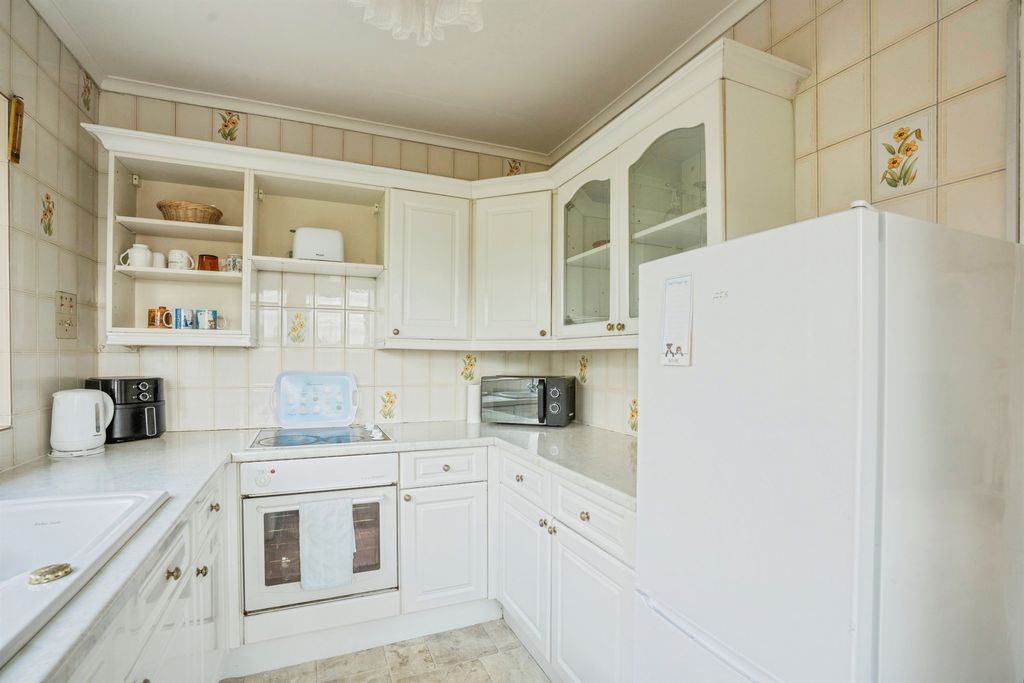 Property photo 2 of 16