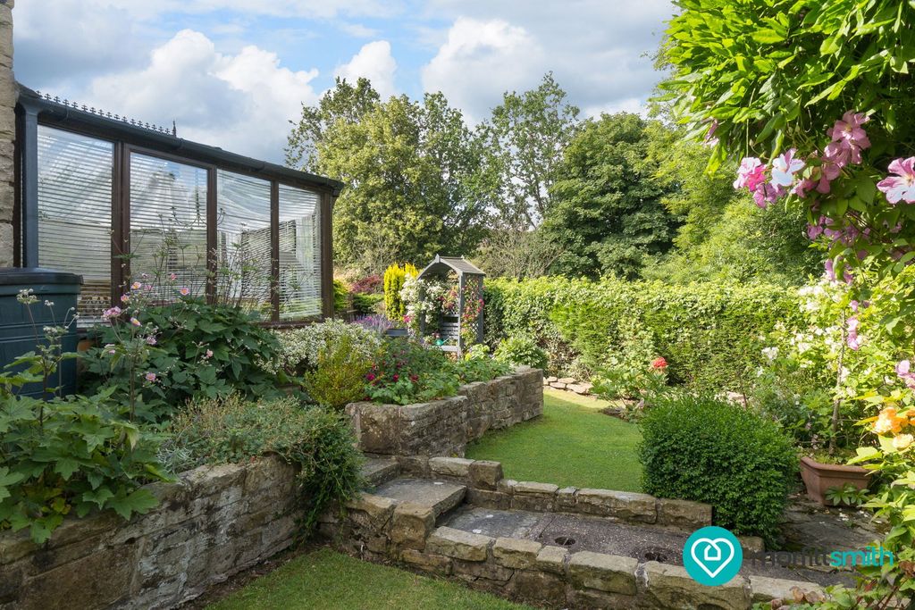 Property photo 2 of 24
