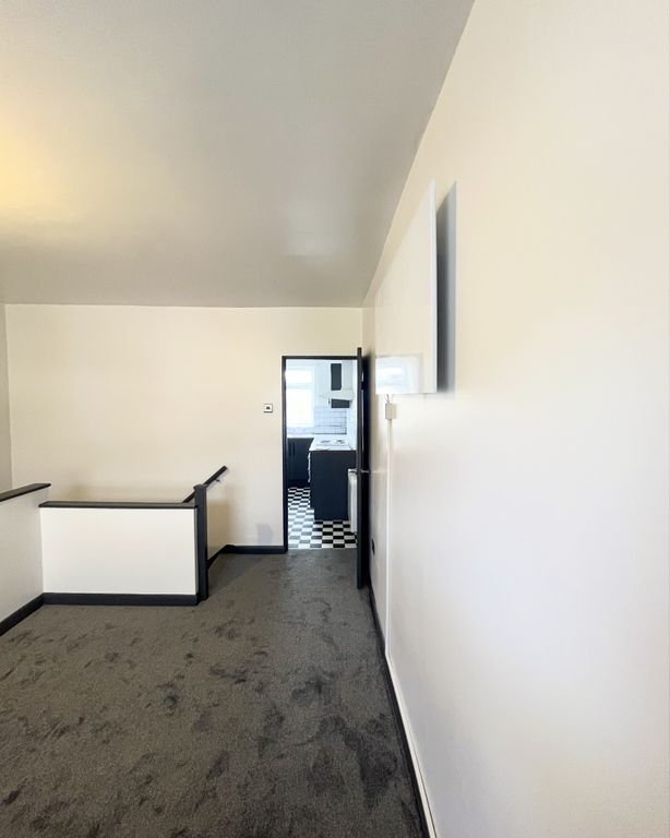 Property photo 3 of 9 Photo 2