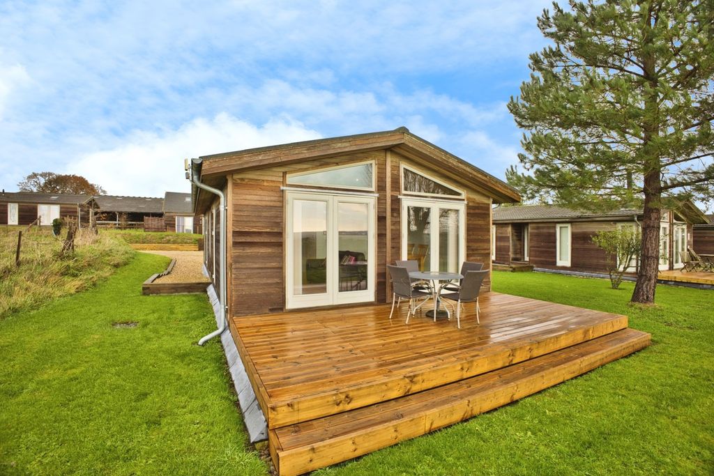 Property photo 1 of 18 Pbox-Img.Jpg