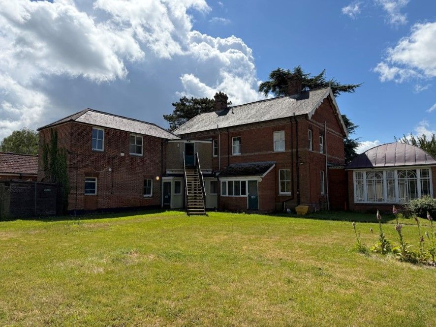 Property photo 2 of 31