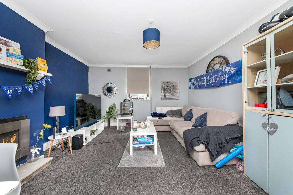 Property photo 3 of 25