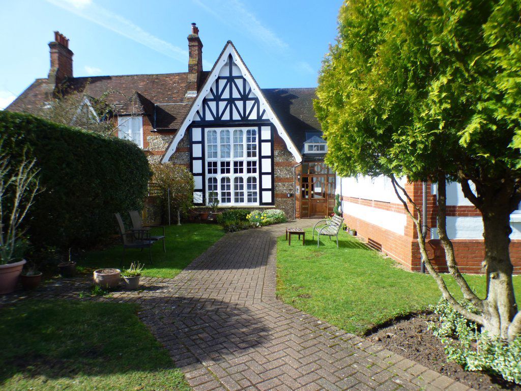 Property photo 1 of 9