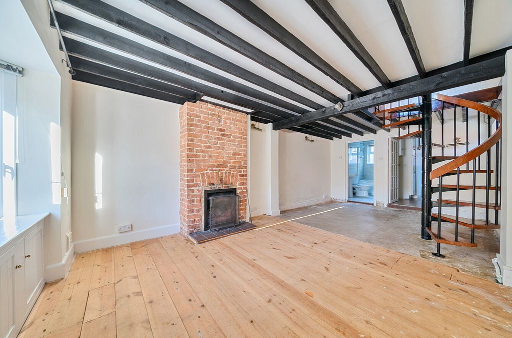 Property photo 2 of 13 1386085-3-695Bab5...