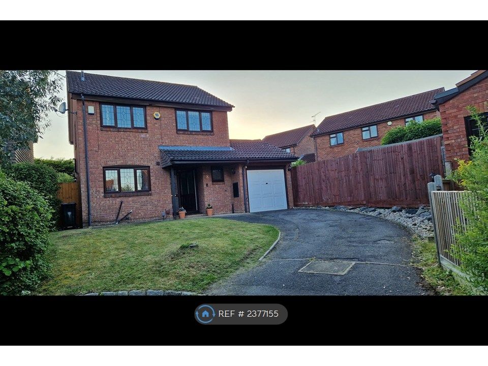 Property photo 1 of 9 Family-Focused Detached House, Lower Earley