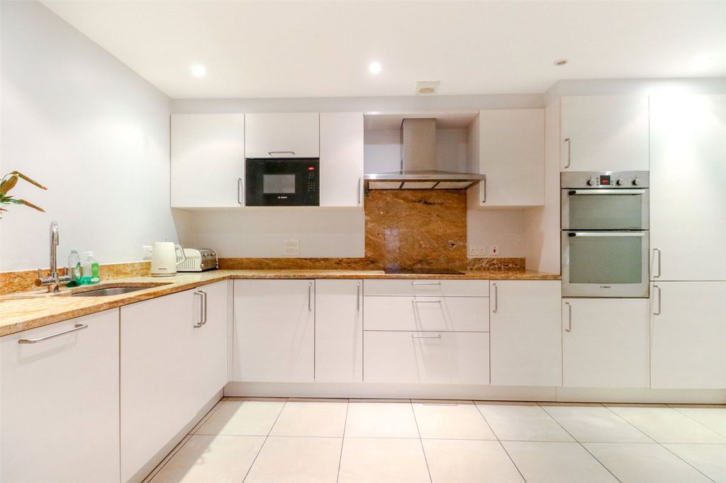 Property photo 3 of 15 Picture No. 10