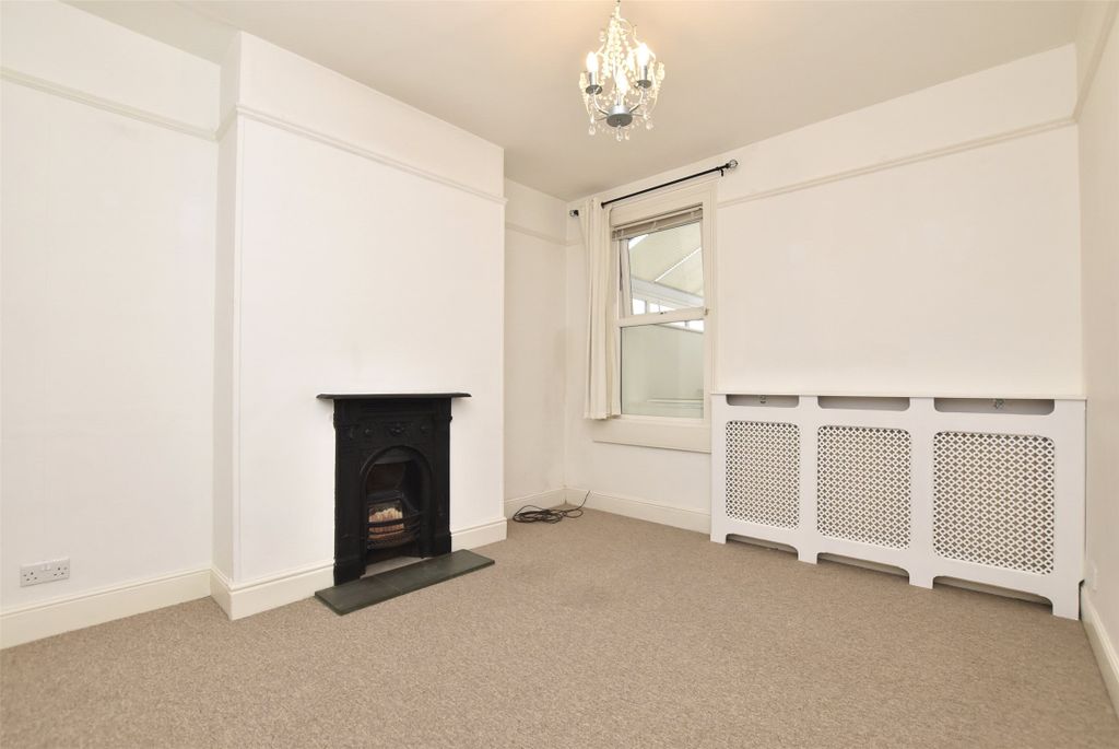 Property photo 3 of 14 Dining Room