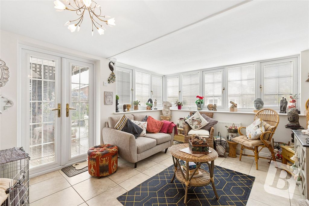 Property photo 2 of 17 Conservatory