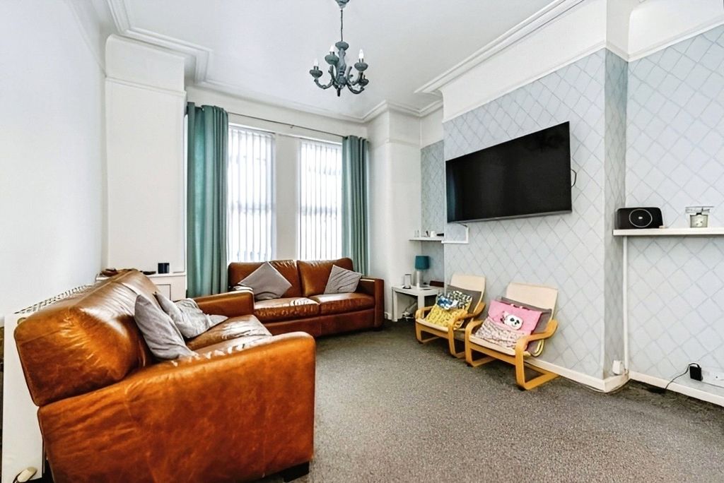 Property photo 3 of 16 Picture No. 32