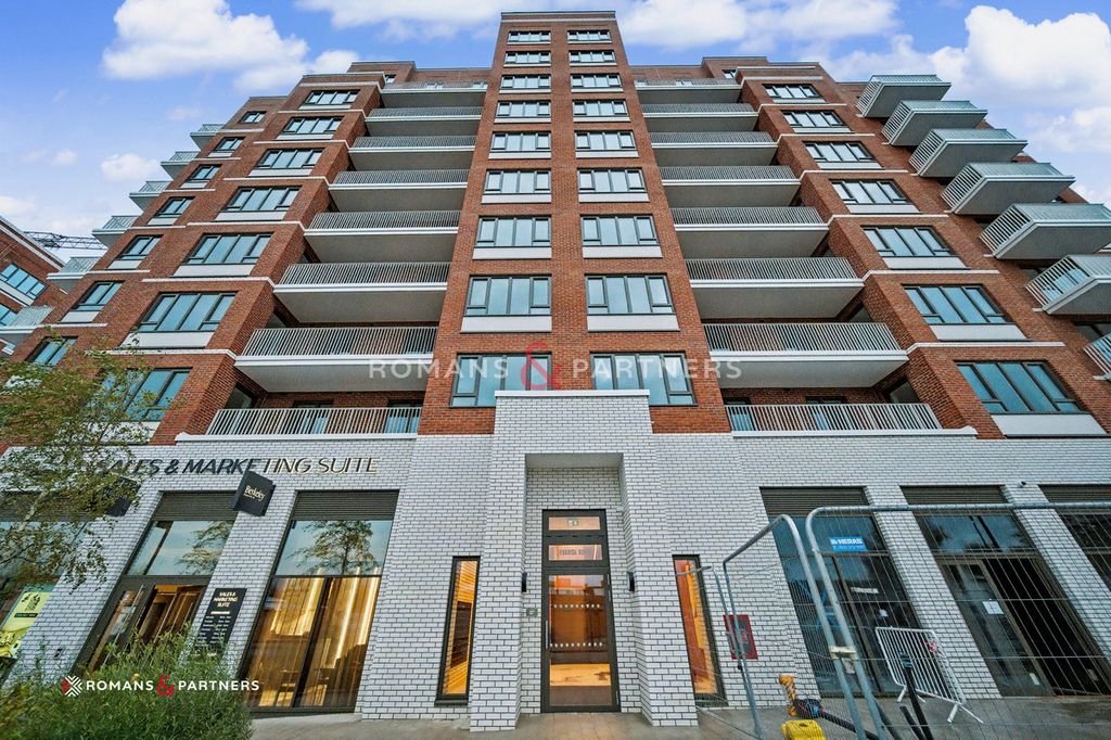 Property photo 3 of 12