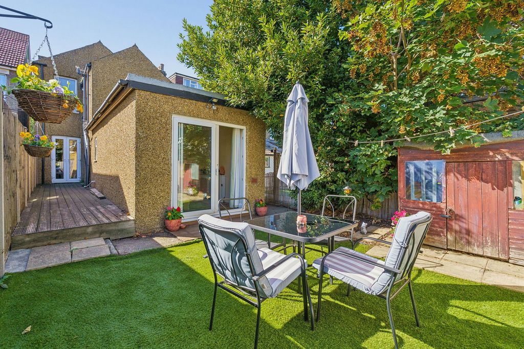Property photo 1 of 20