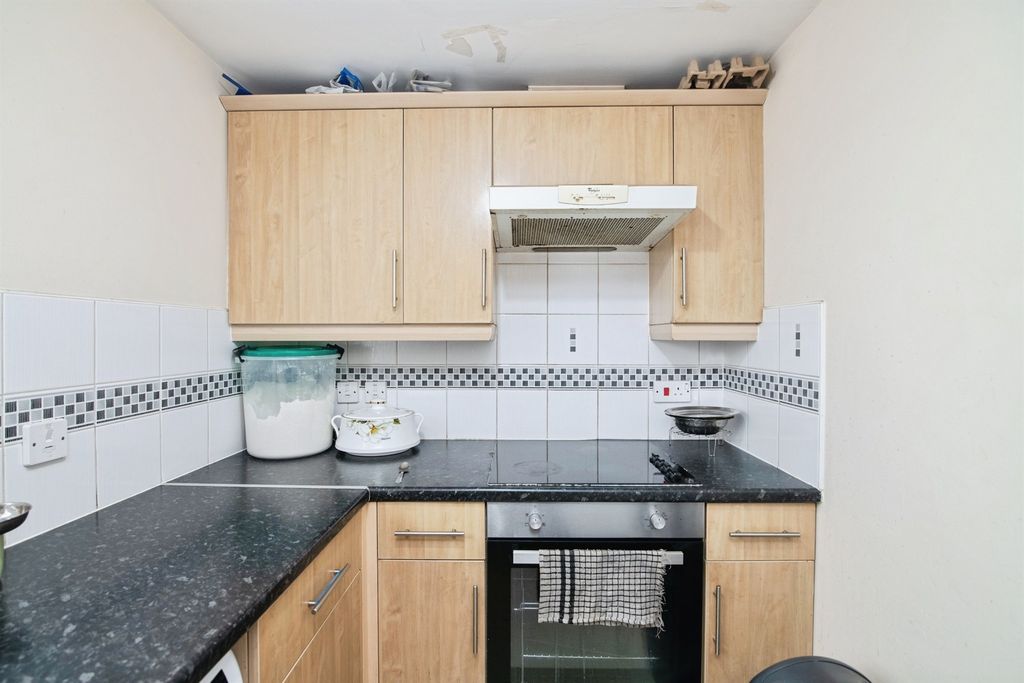 Property photo 3 of 15