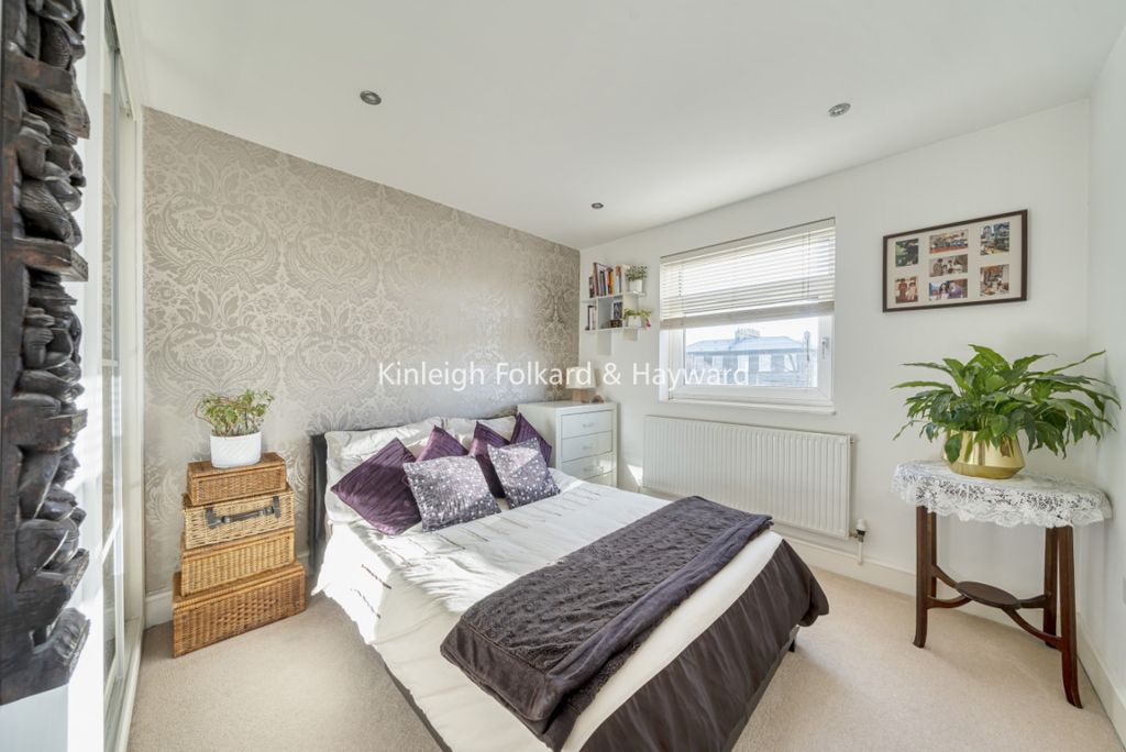 Property photo 3 of 8 Bedroom