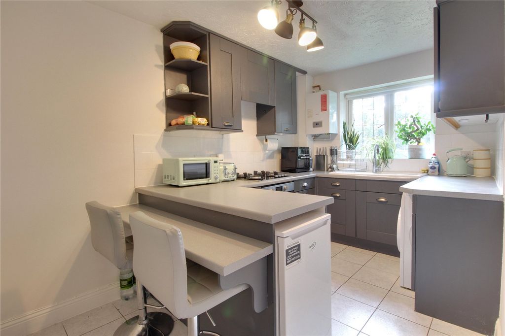 Property photo 2 of 13 Picture No. 27