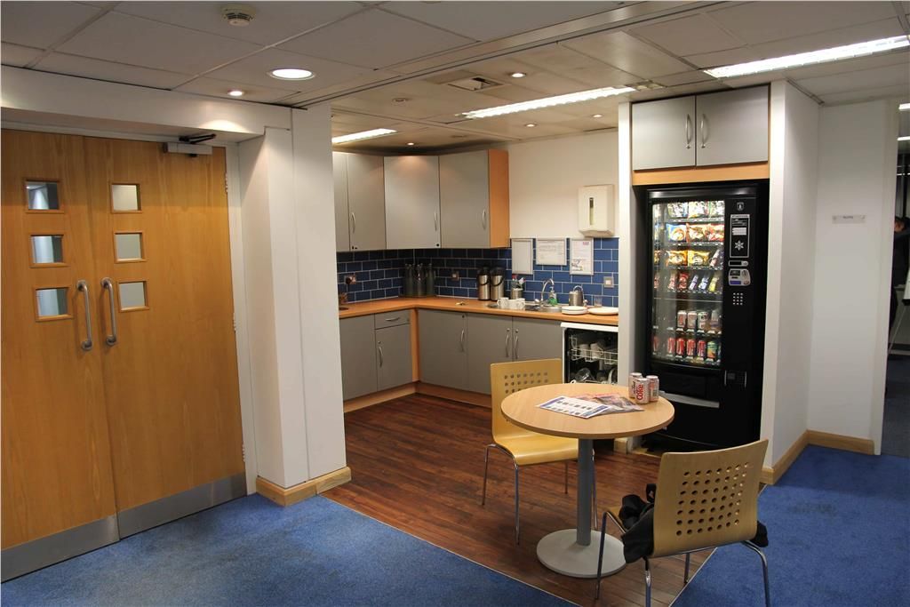 Property photo 2 of 3 Serviced Office To Rent In Great West Road, Brentf