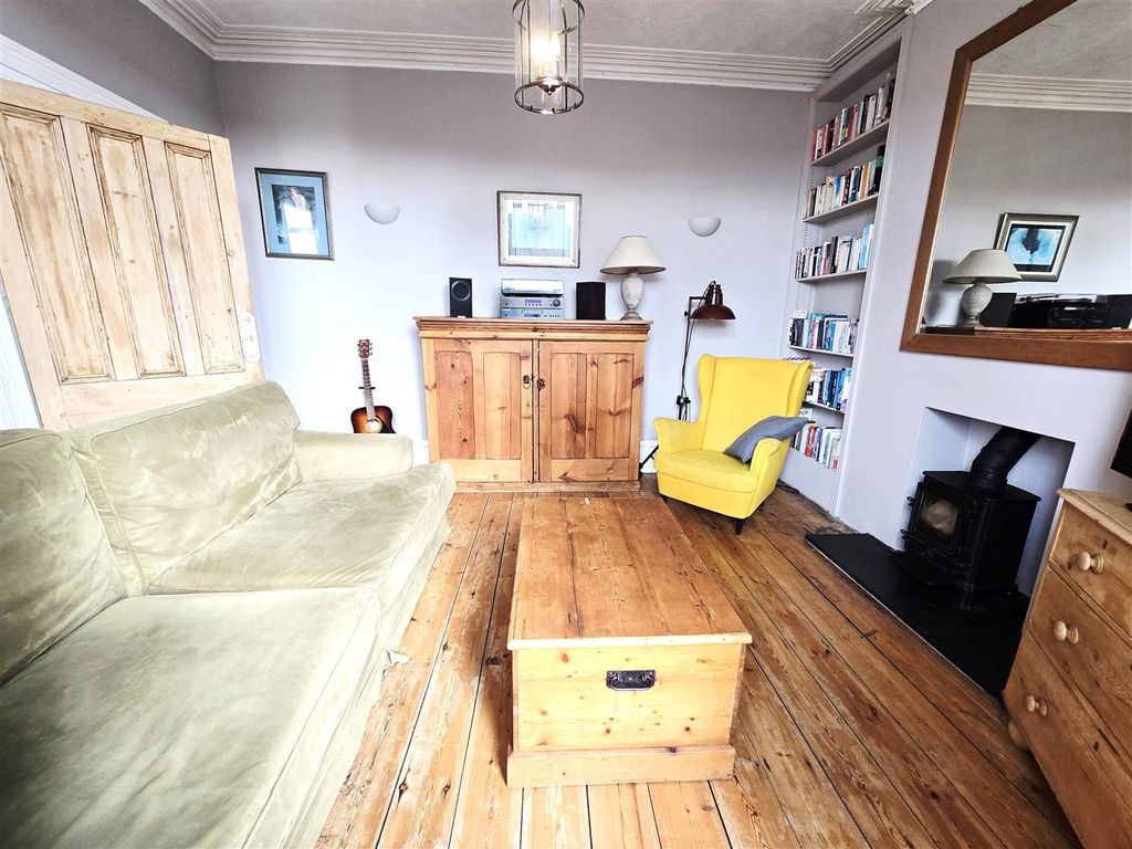 Property photo 2 of 37 1000080970.Jpg