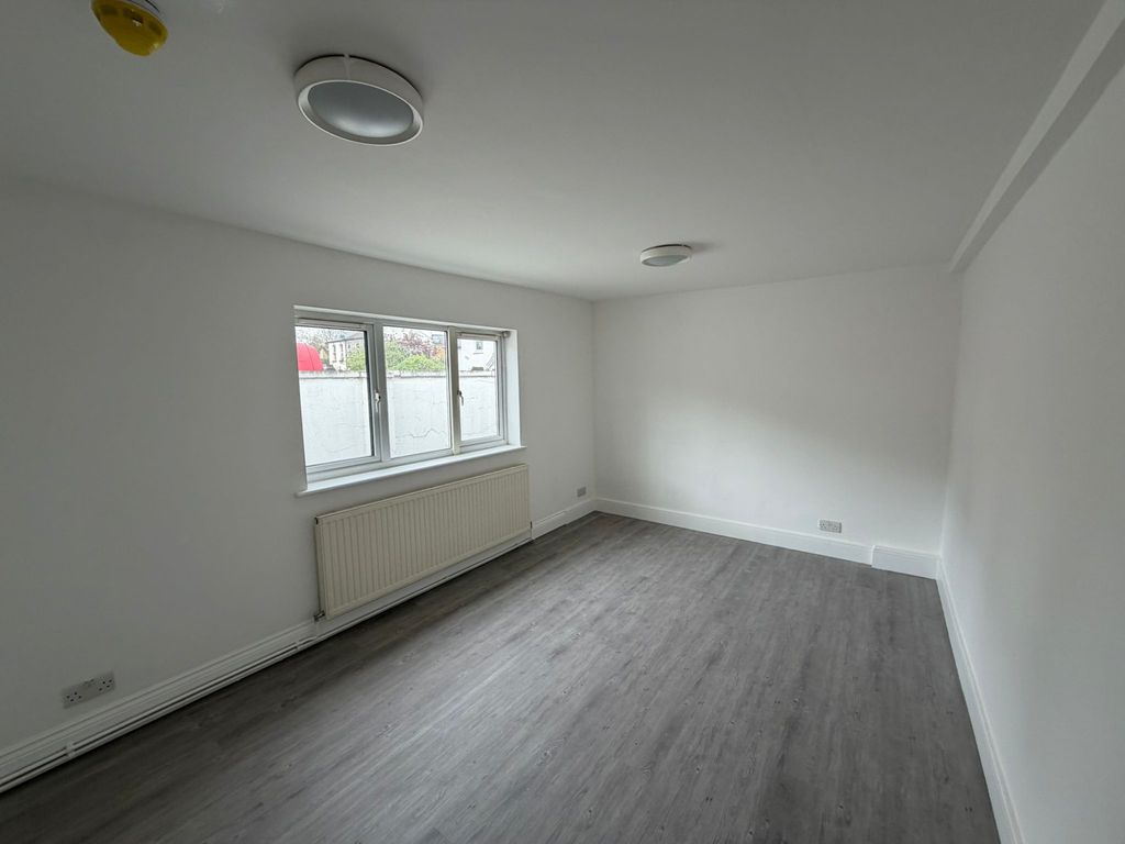 Property photo 1 of 3