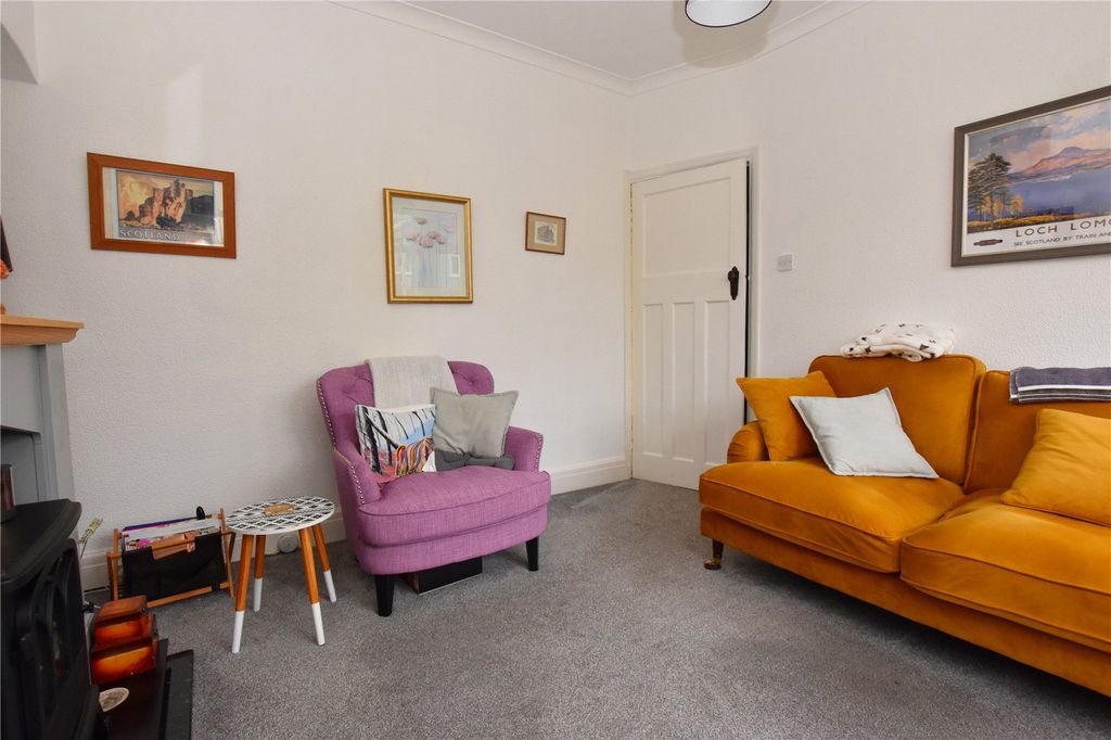 Property photo 2 of 29 Lounge