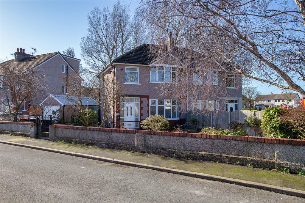 Property photo 1 of 18