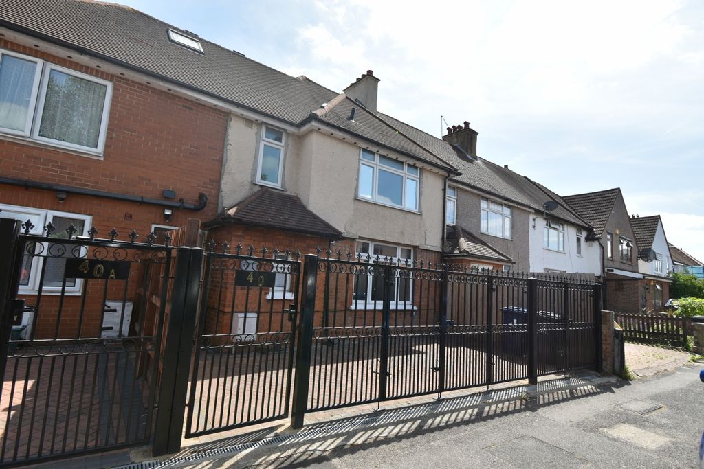 Property photo 1 of 14 Spacious 5-Bedroom Terraced House €“ Olive Road, Ealing, Middlesex, W5 4Jh
