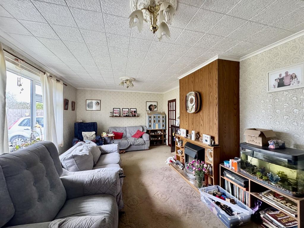 Property photo 3 of 15 Living Room