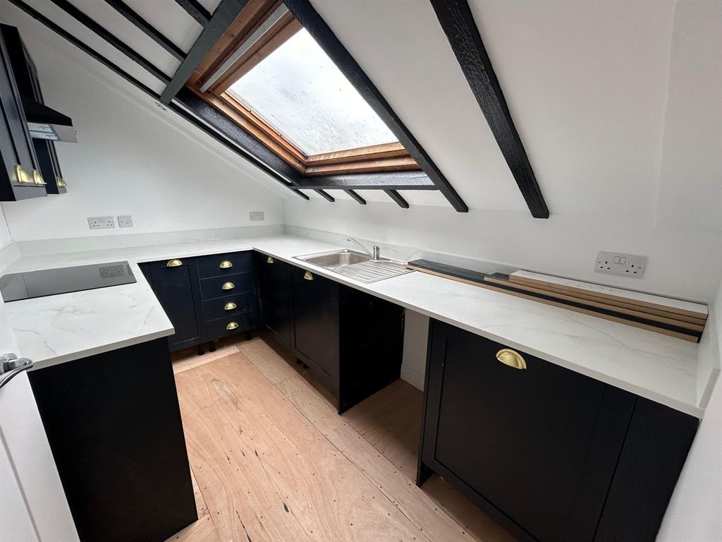 Property photo 2 of 10 Kitchen.Jpg