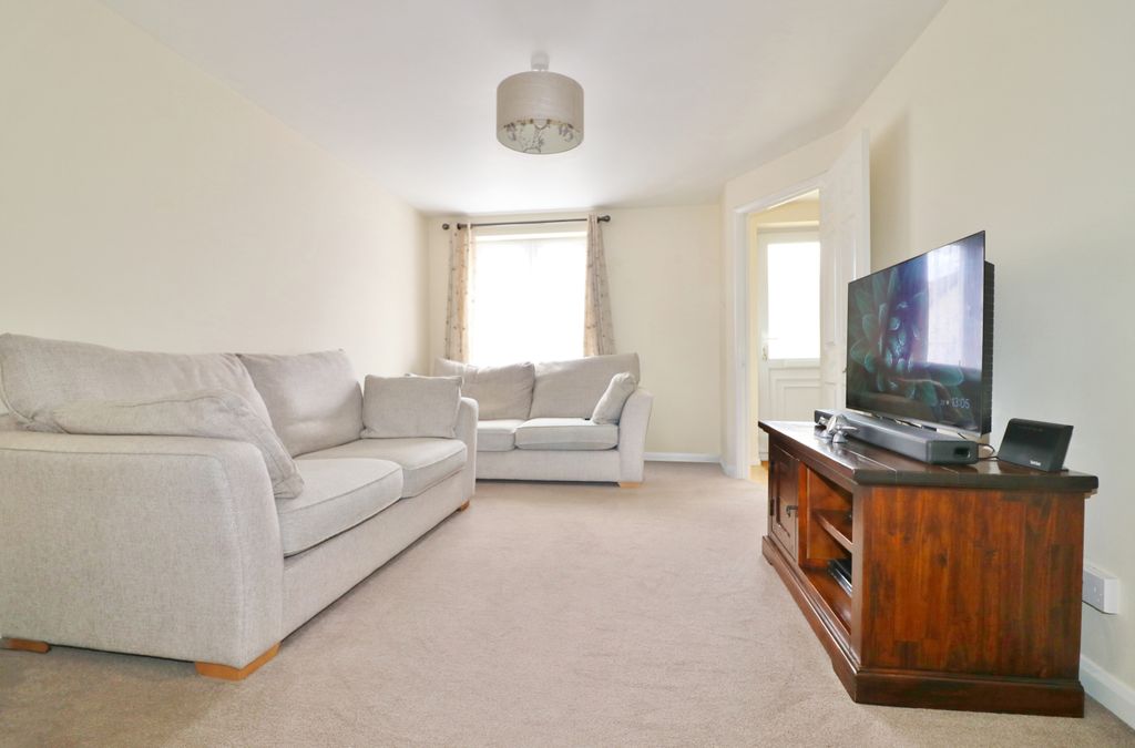 Property photo 3 of 8 Img_9068Dp