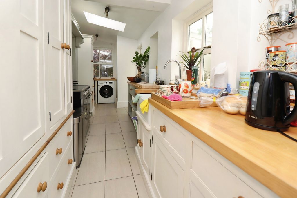 Property photo 3 of 21