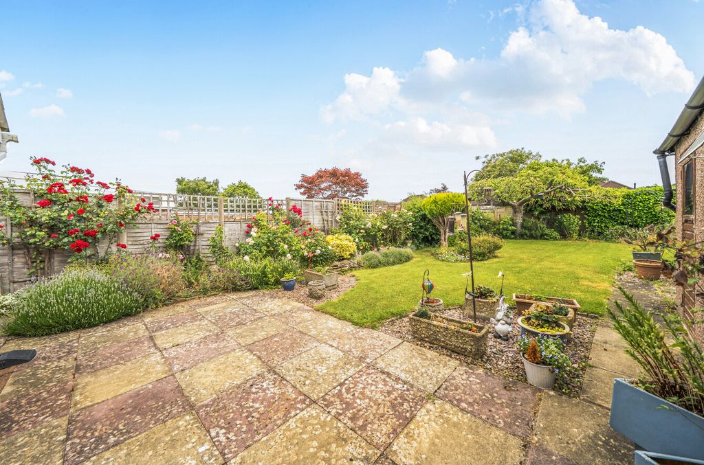 Property photo 2 of 14 Garden