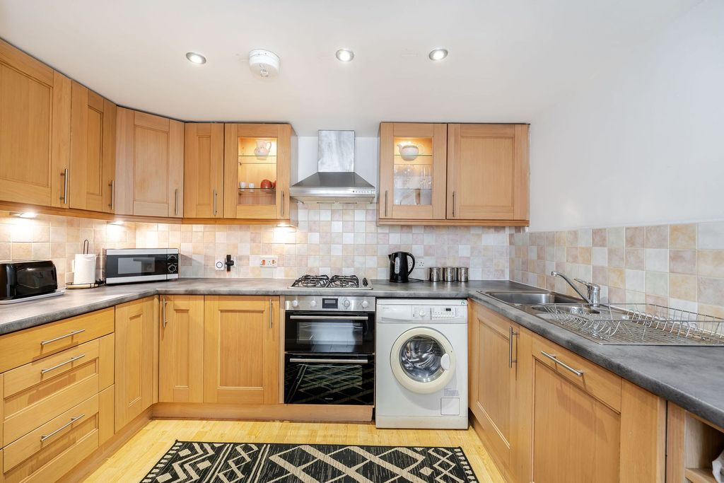 Property photo 3 of 41 Kitchen